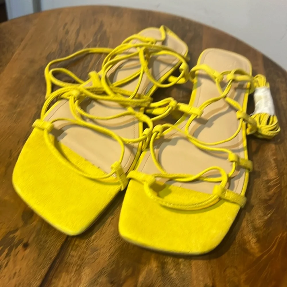 Marc Fisher Ltd Mahalia Strappy Leather Flat Sandals